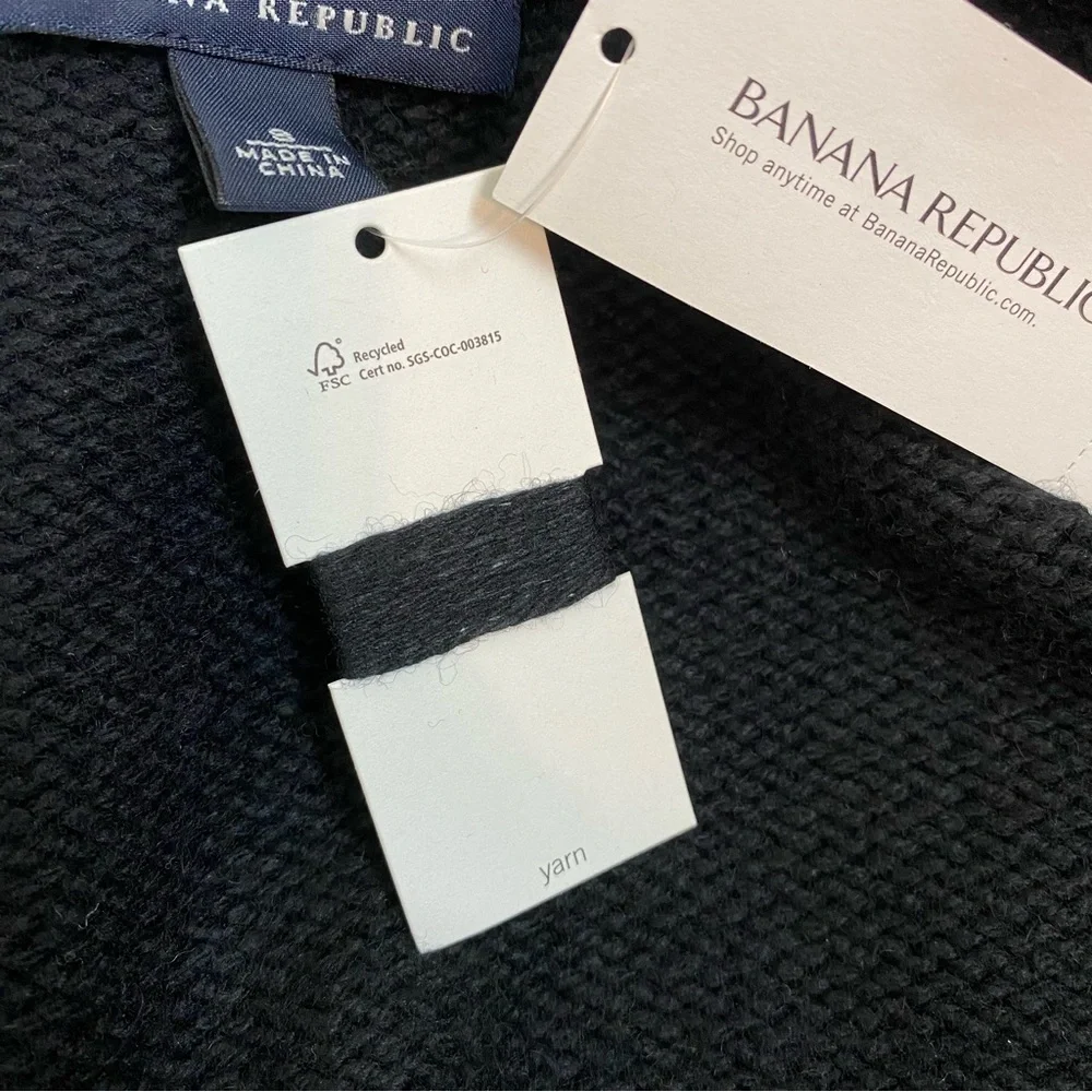 Banana Republic Black Knit V-Neck Long Sleeve Sweater